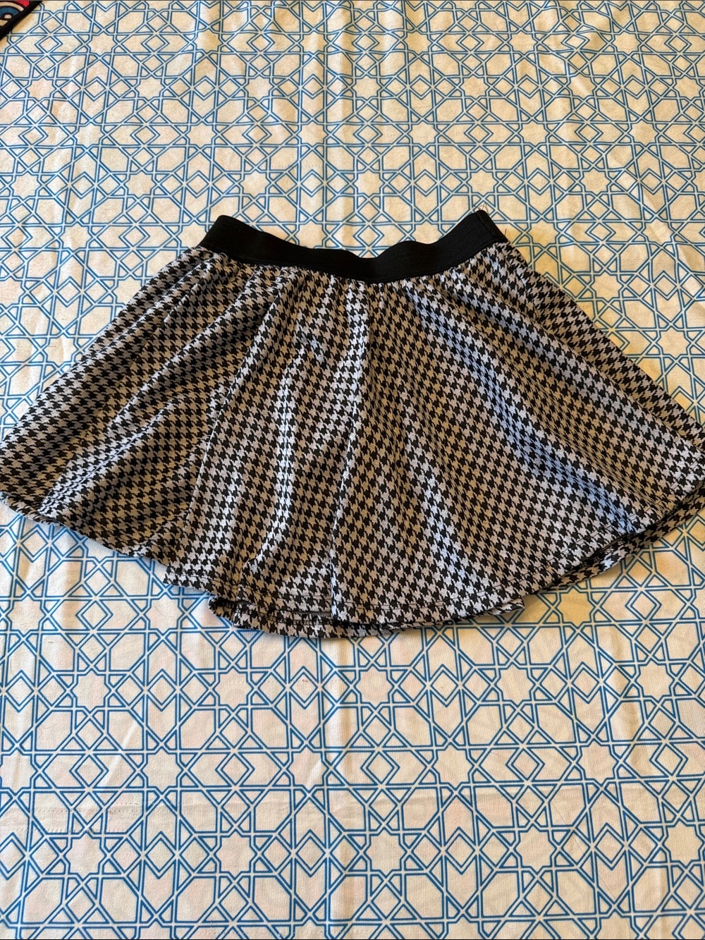 Beautees Girls Black and White Houndstooth Skort
